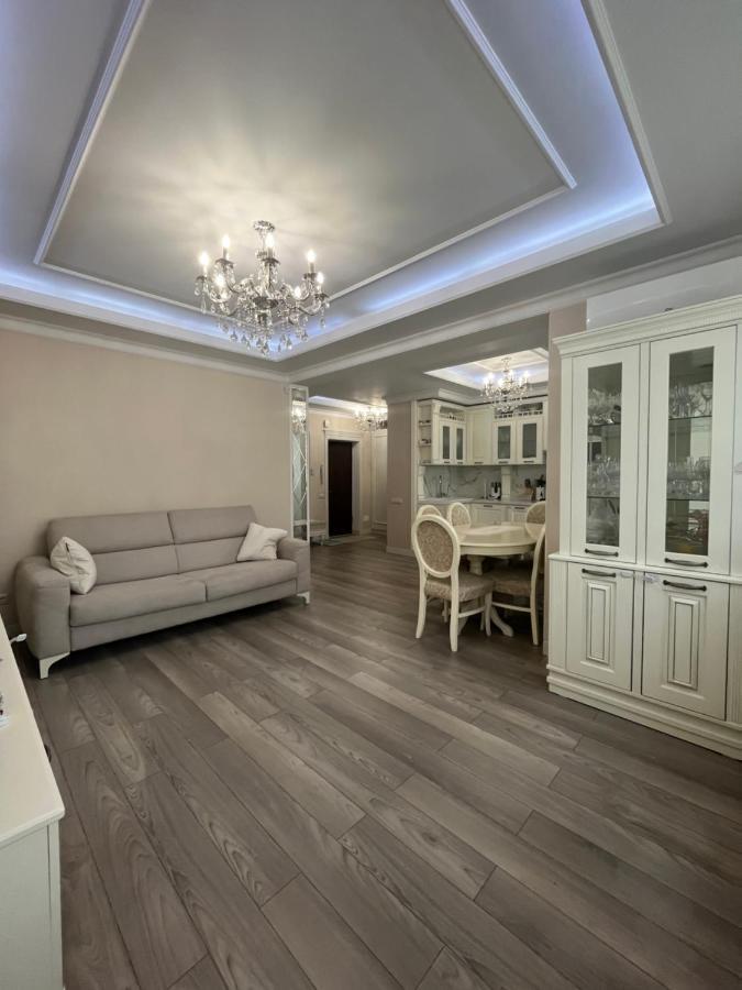 Apartament In The Center Of Chisinau Exterior photo